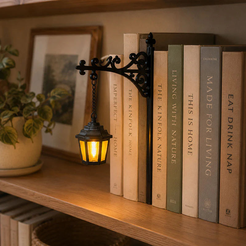 🔥 NEW FOR HALLOWEEN 2026 | 👻 Bookshelf Lantern Light – Cozy Halloween Décor for Book Lovers