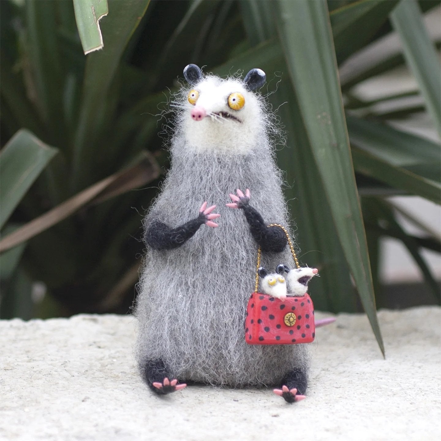 ✨Anxious mother opossum