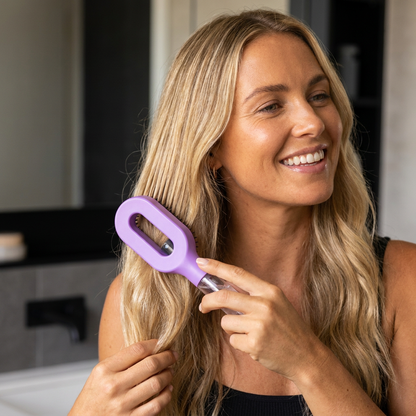 🚨Offer ends on Today🔥Anti-Frizz Spray Hair Brush – Smooths Flyaways and Makes Hairstyling Easier